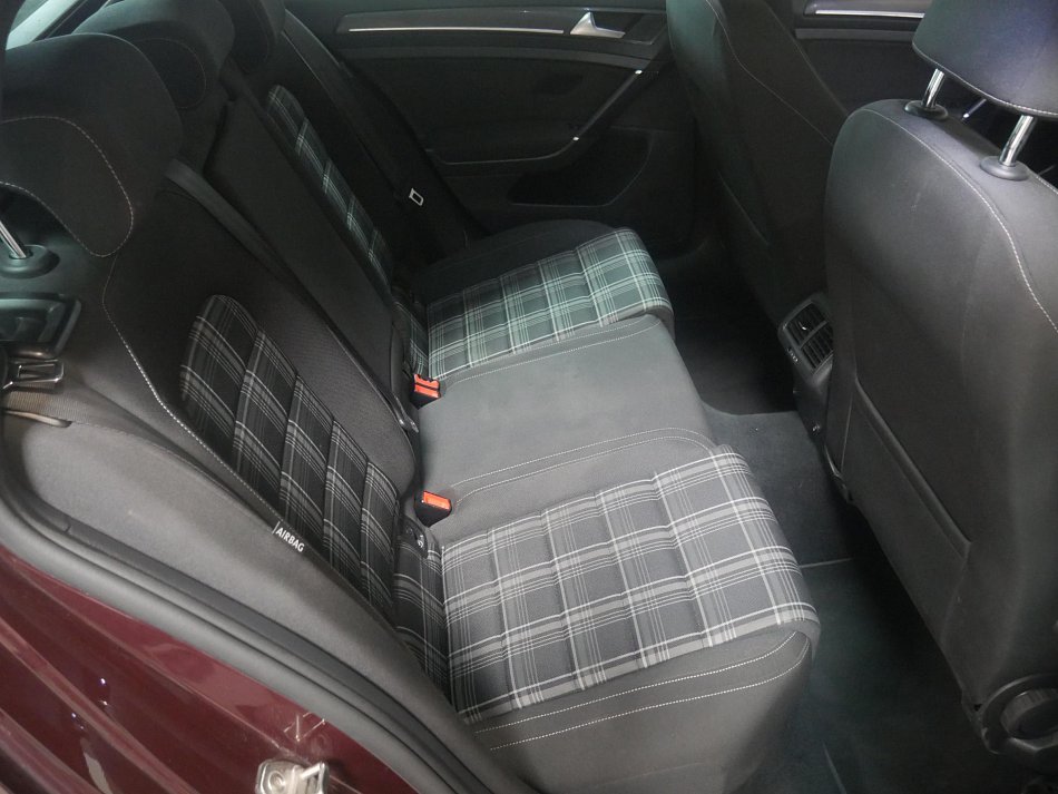 Volkswagen Golf 2.0 TDi GTD