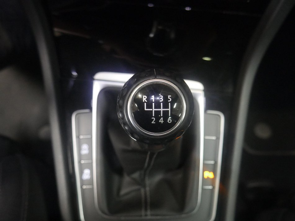 Volkswagen Golf 2.0 TDi GTD