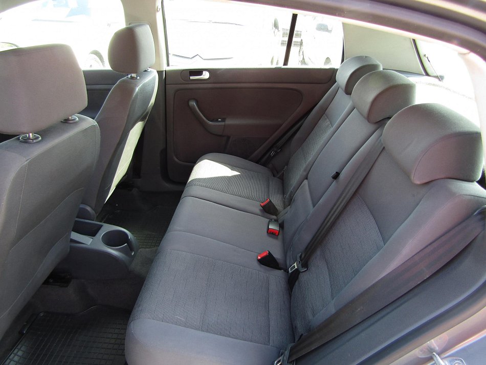 Volkswagen Golf Plus 1.6 MPi 