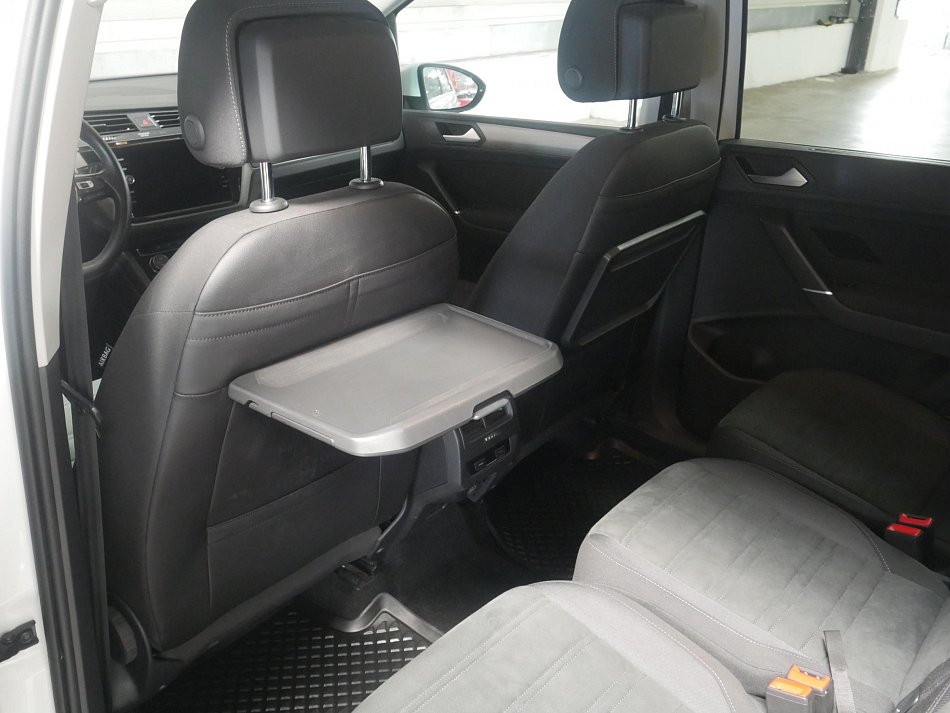 Volkswagen Touran 1.5 TSi 