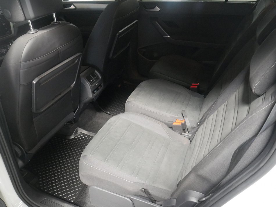 Volkswagen Touran 1.5 TSi 