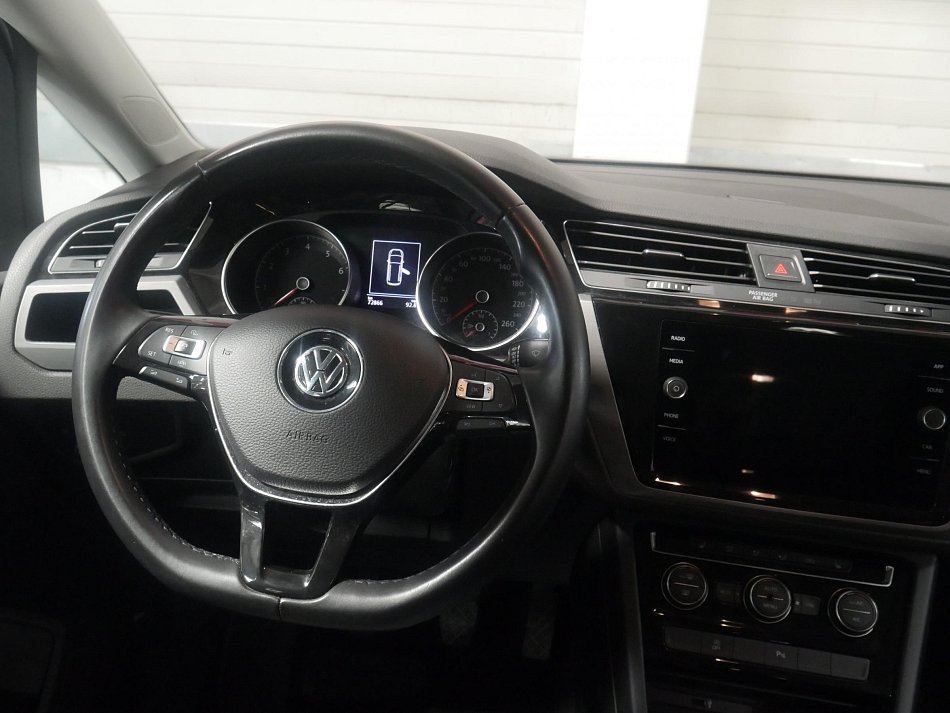 Volkswagen Touran 1.5 TSi 