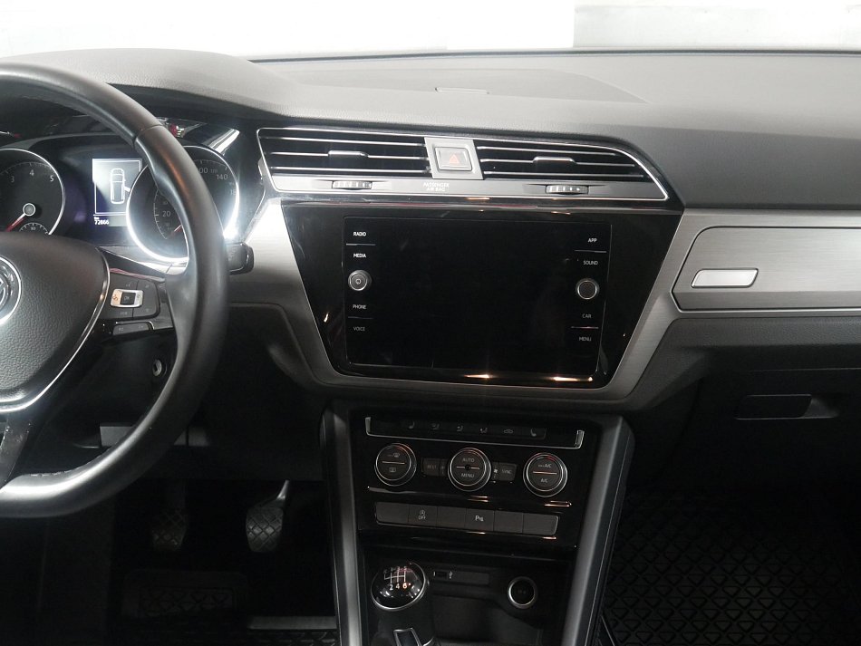 Volkswagen Touran 1.5 TSi 