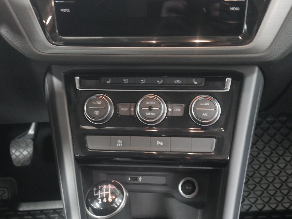Volkswagen Touran 1.5 TSi 