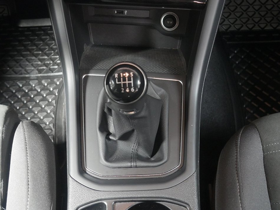 Volkswagen Touran 1.5 TSi 