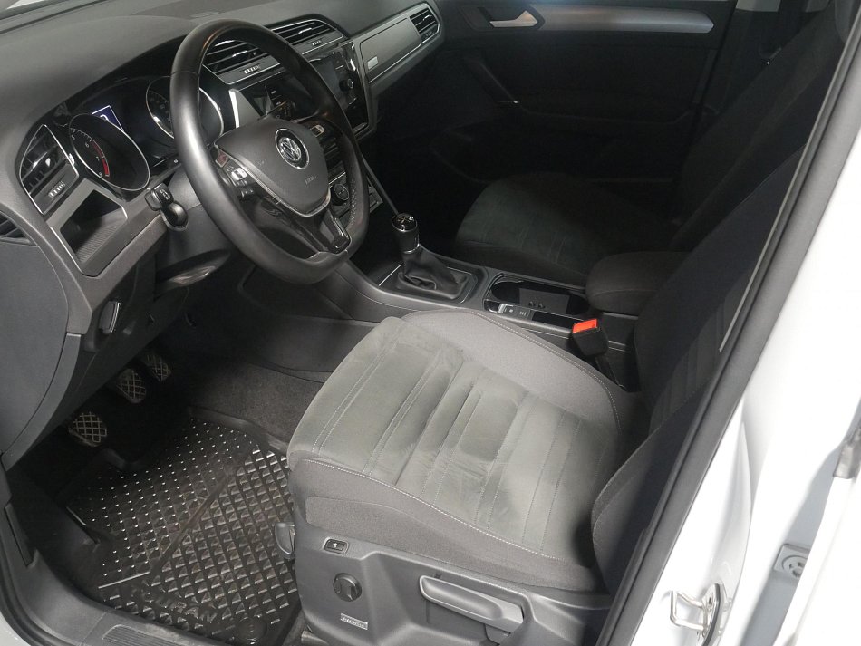 Volkswagen Touran 1.5 TSi 