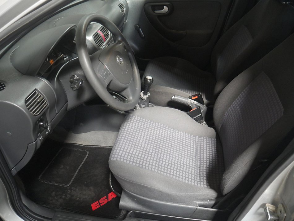 Opel Corsa 1.0 i 