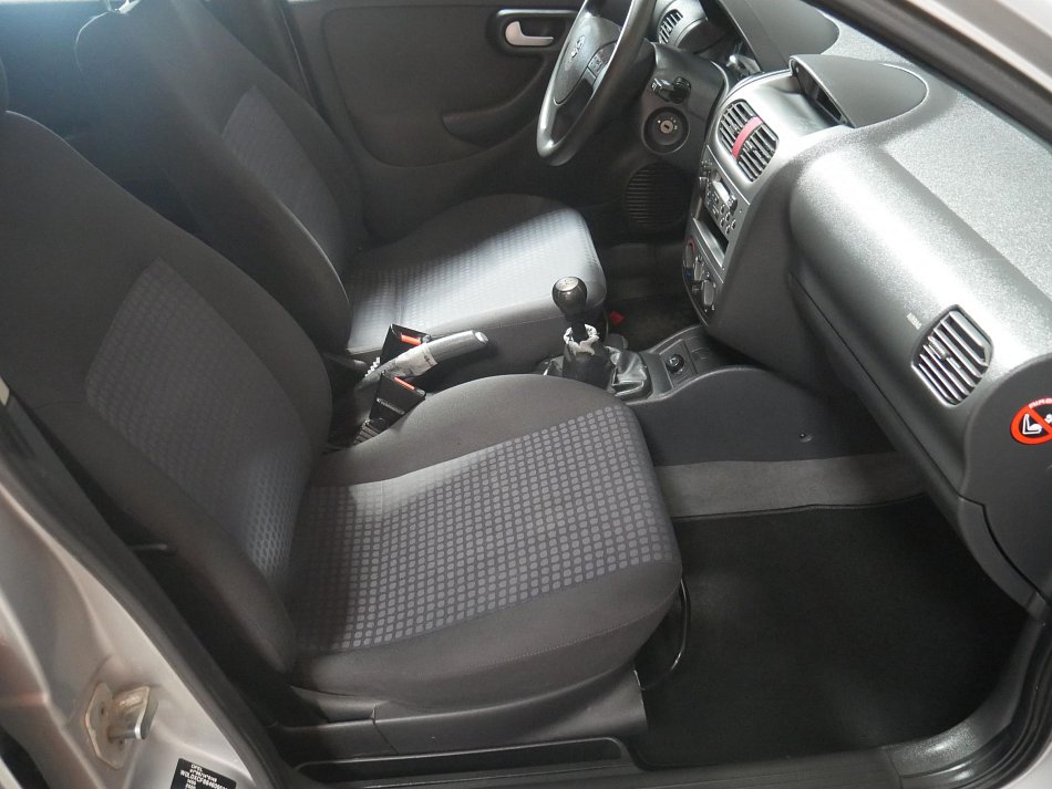 Opel Corsa 1.0 i 
