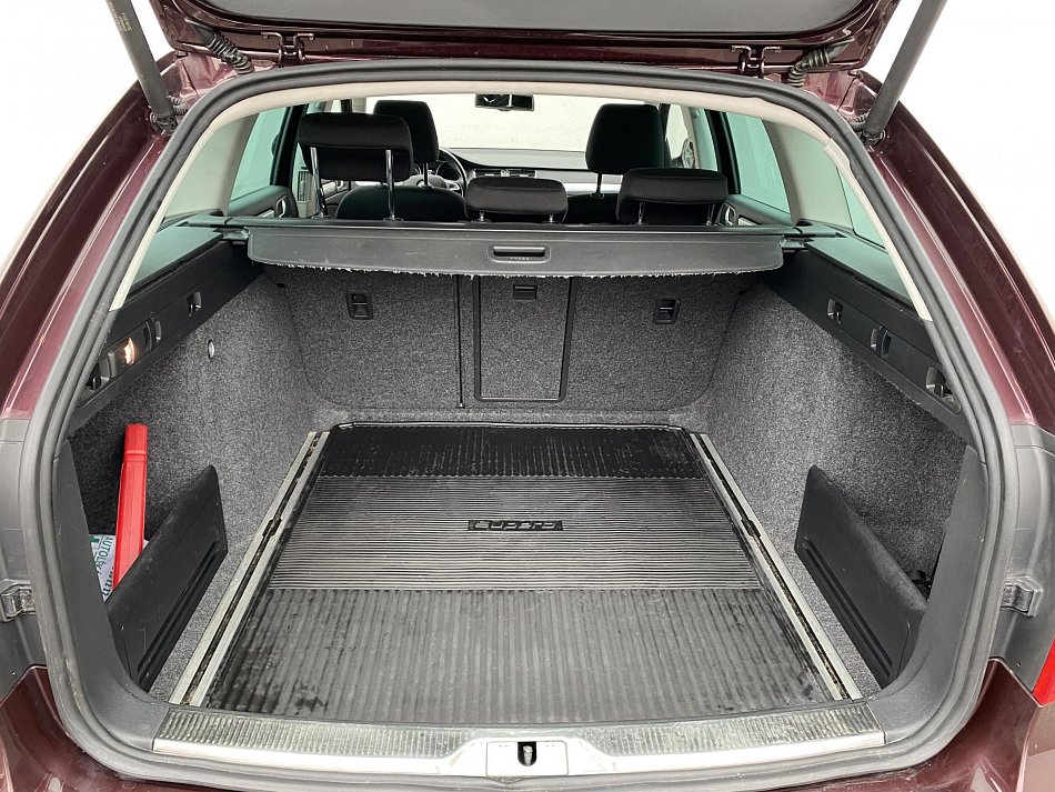 Škoda Superb II 2.0 TDi Elegance