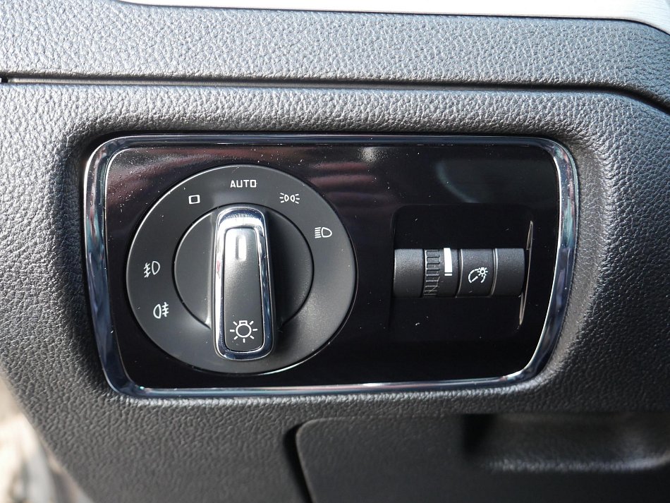 Škoda Superb II 2.0 TDi Ambition