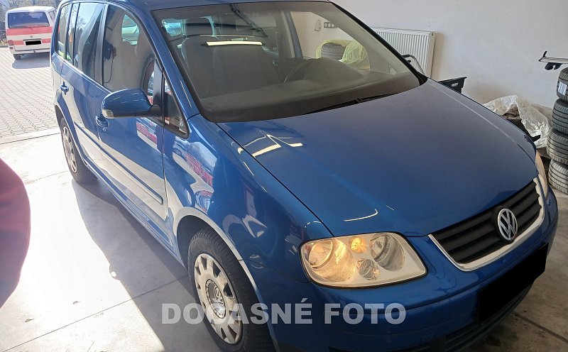 Volkswagen Touran 1.6 FSI 