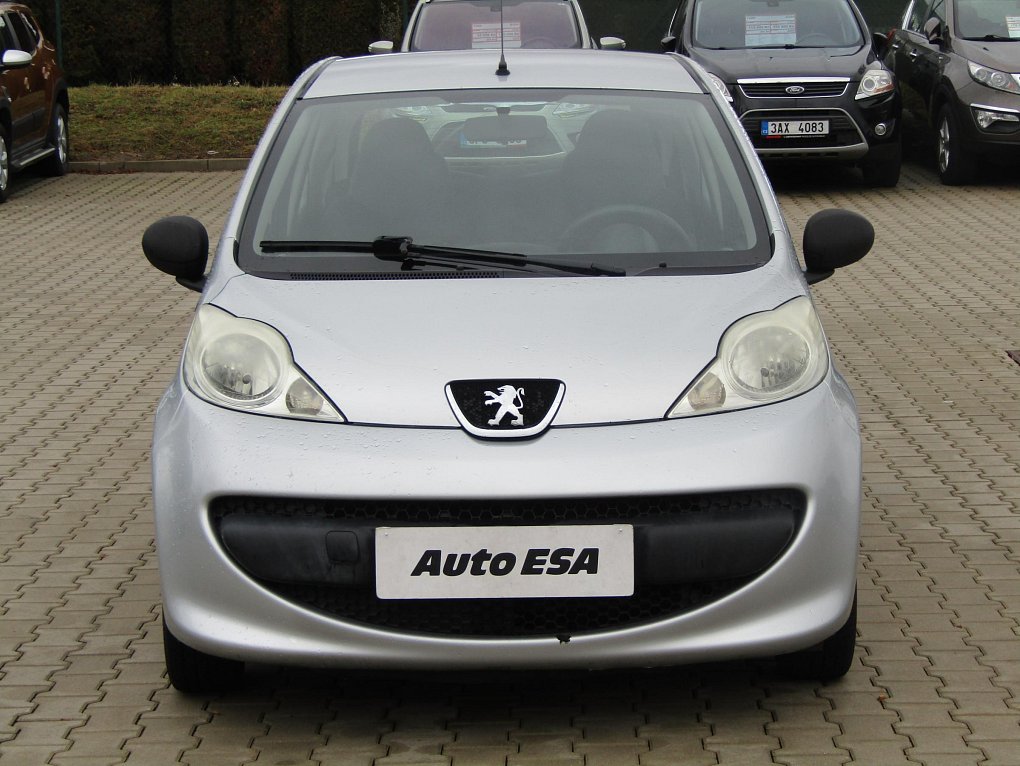 Peugeot 107 1.0 i 
