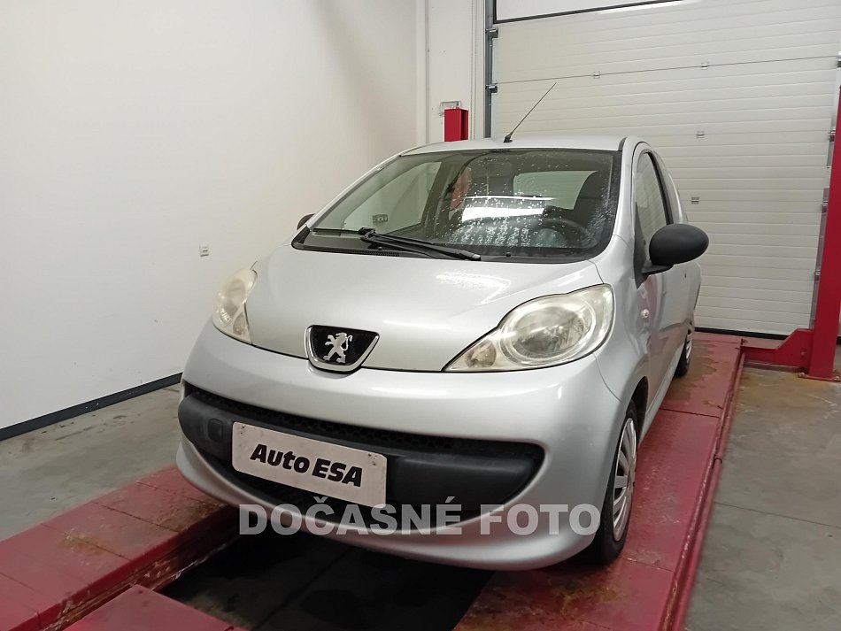 Peugeot 107 1.0 i 