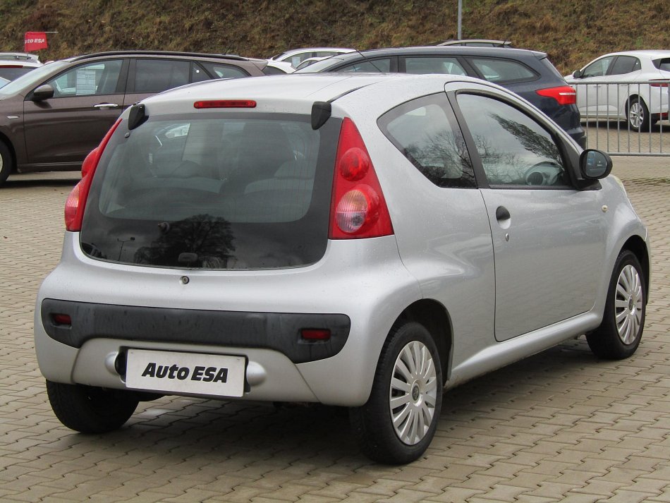 Peugeot 107 1.0 i 