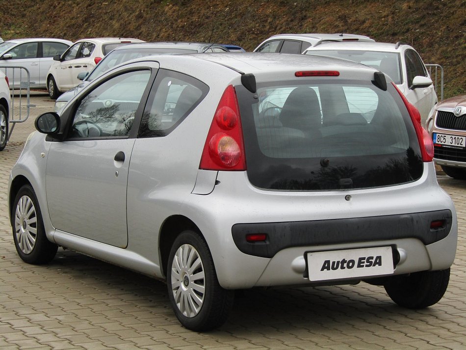 Peugeot 107 1.0 i 