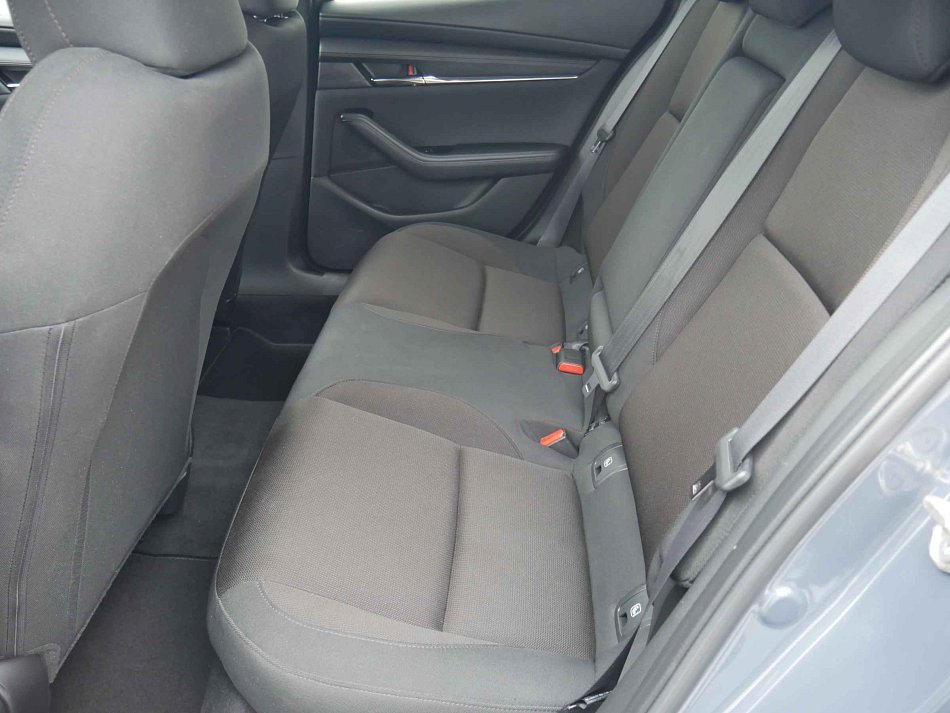 Mazda 3 2.0i 