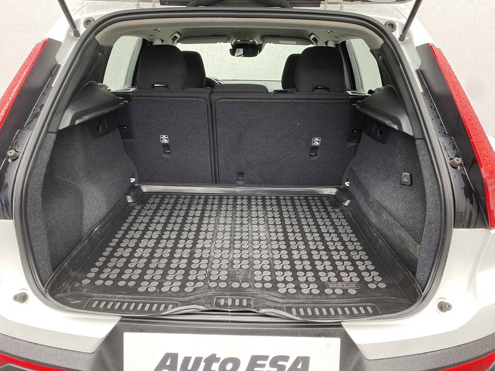 Volvo XC40 2.0D 