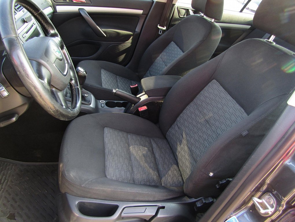 Škoda Octavia II 1.6 TDi Ambition