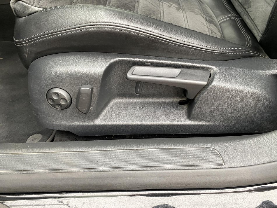Volkswagen Passat 2.0 TDi Highline