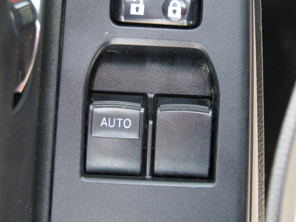 Toyota Yaris 1.0i 