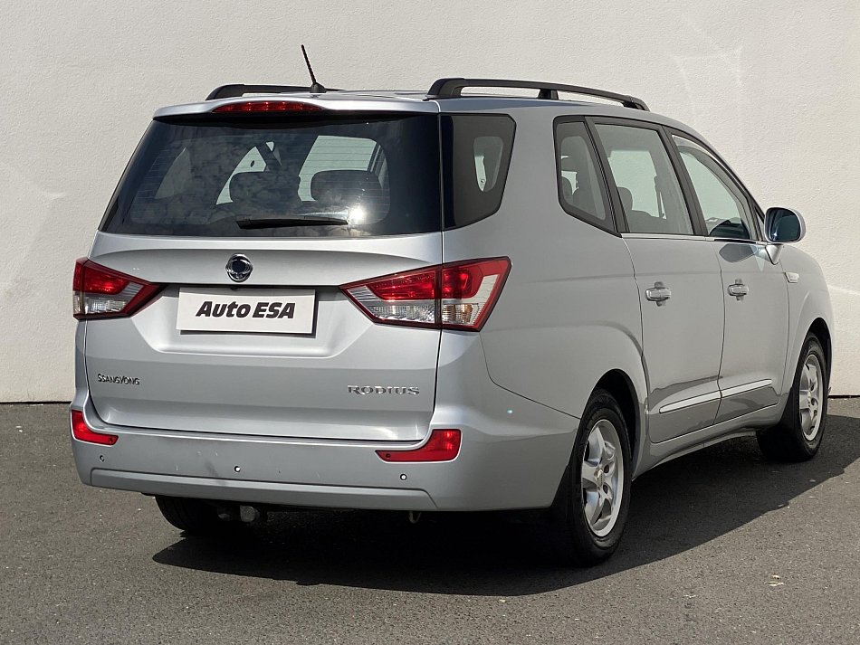 SsangYong Rodius 2.2e-XDi  7míst