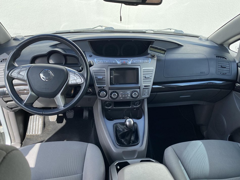 SsangYong Rodius 2.2e-XDi  7míst