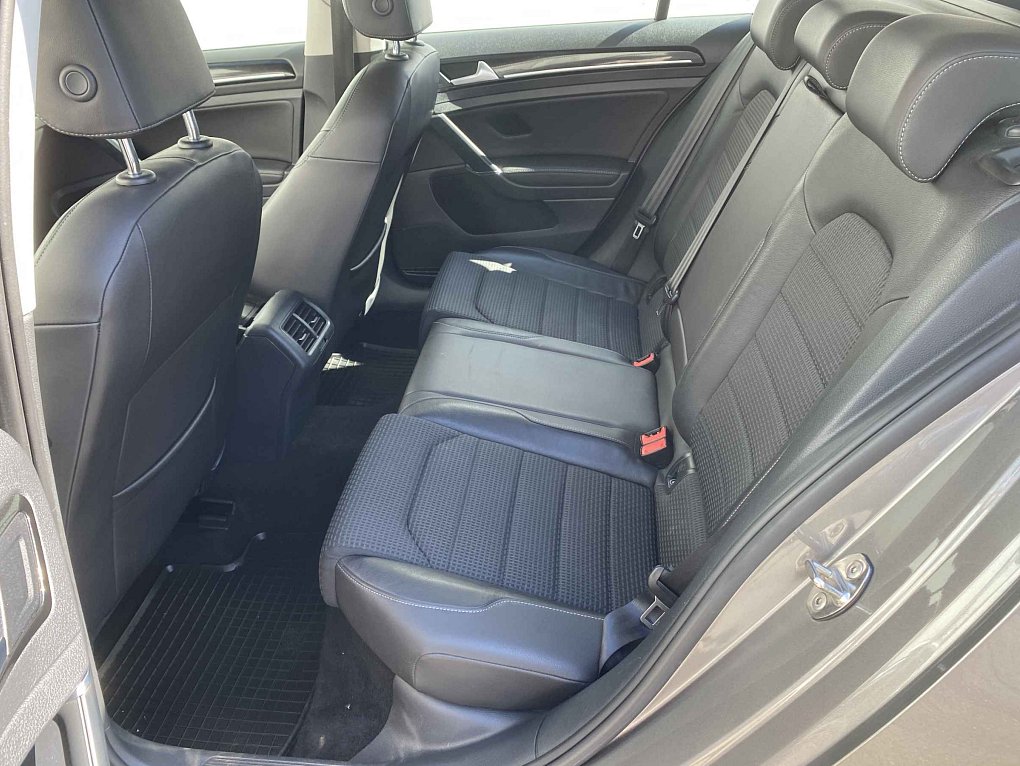 Volkswagen Golf 1.6 TDi 