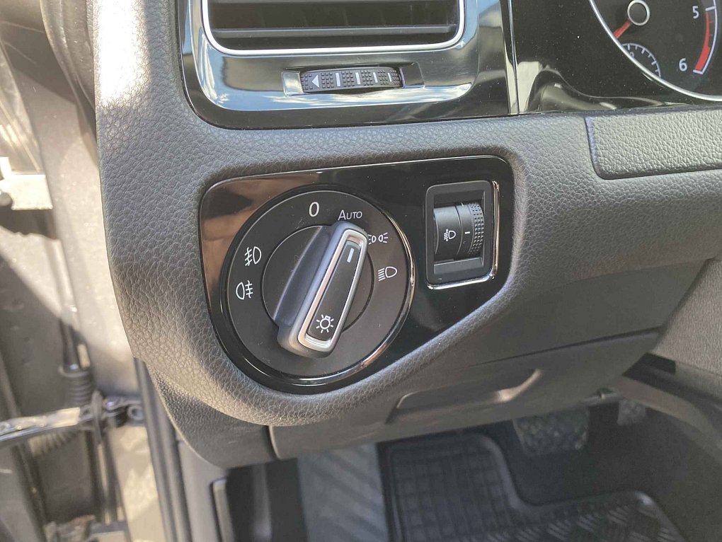 Volkswagen Golf 1.6 TDi 