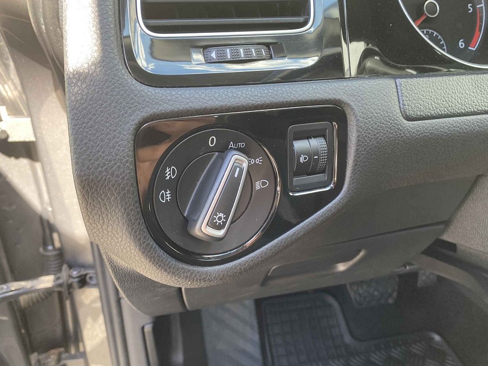 Volkswagen Golf 1.6 TDi 