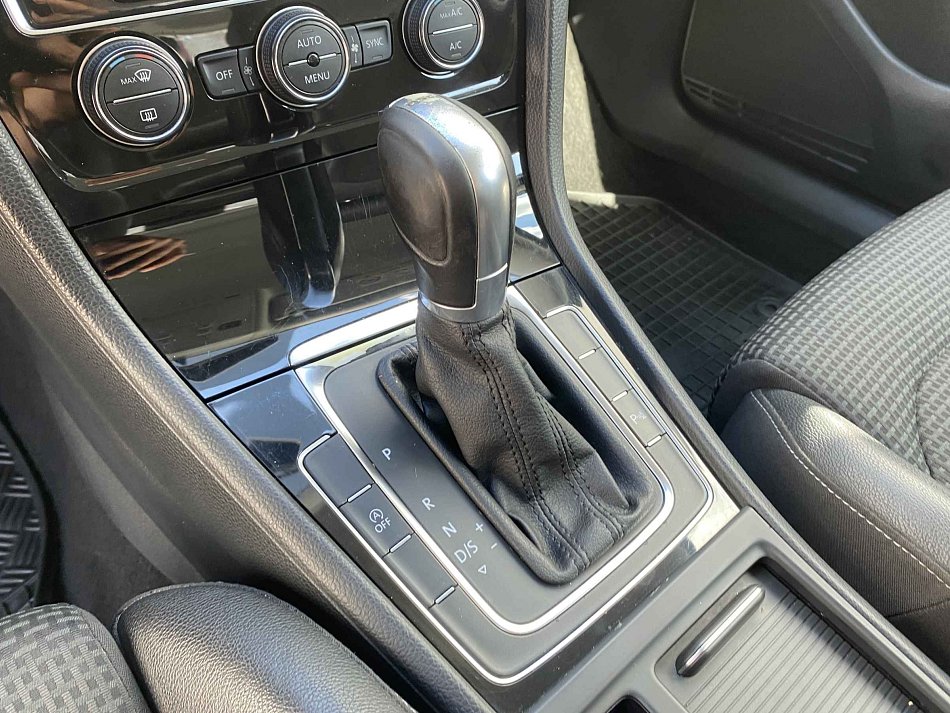 Volkswagen Golf 1.6 TDi 