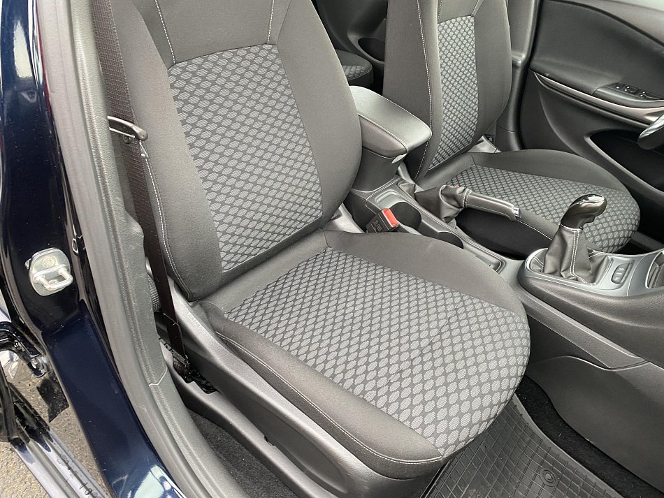 Opel Astra 1.6CDTi 