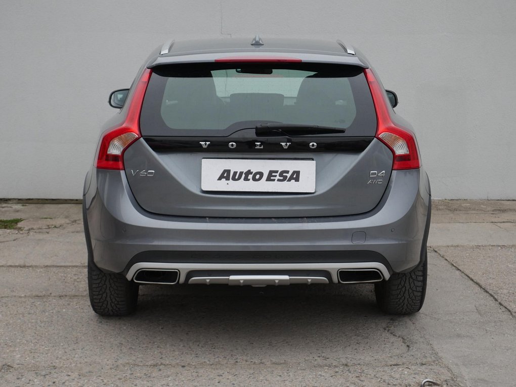 Volvo V60 2.4 D4  Cross Country