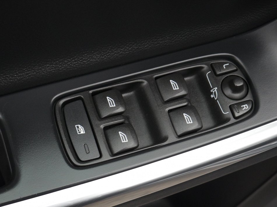 Volvo V60 2.4 D4  Cross Country