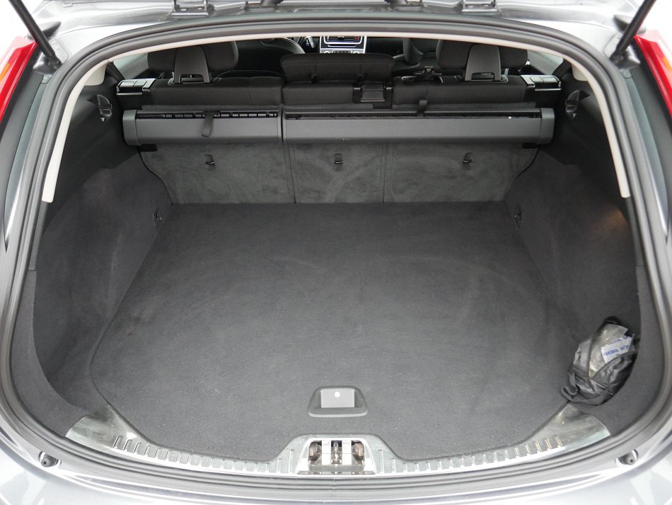 Volvo V60 2.4 D4  Cross Country