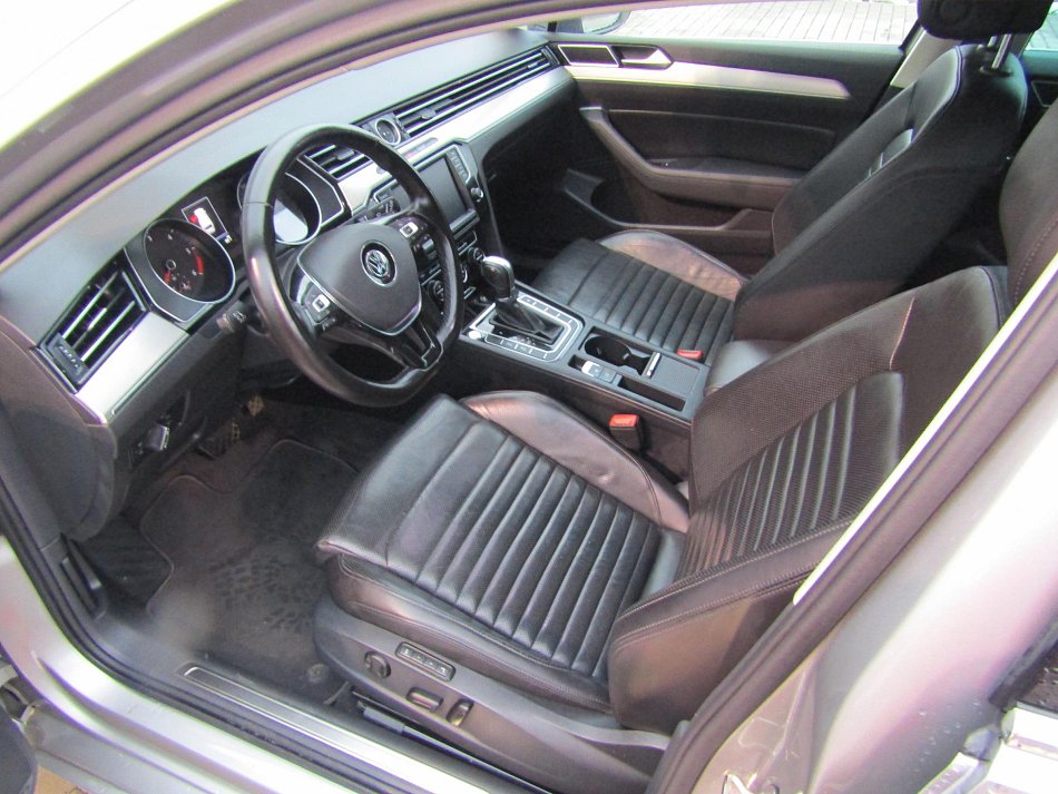 Volkswagen Passat 2.0 TDi 