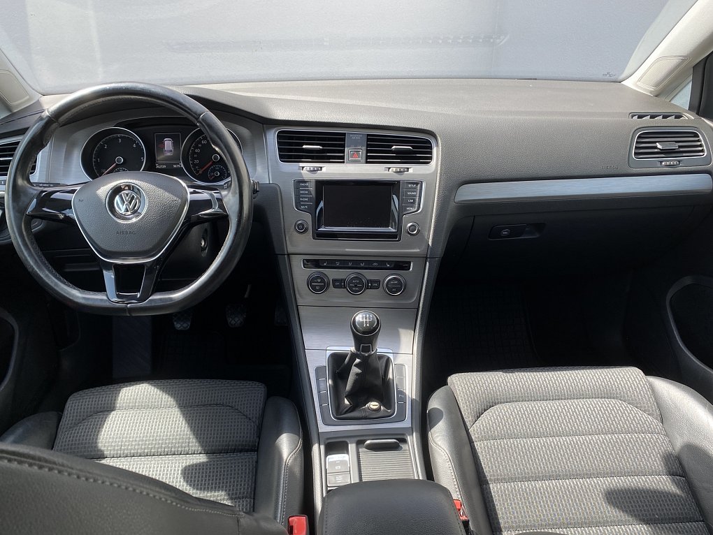 Volkswagen Golf 1.6 TDi 