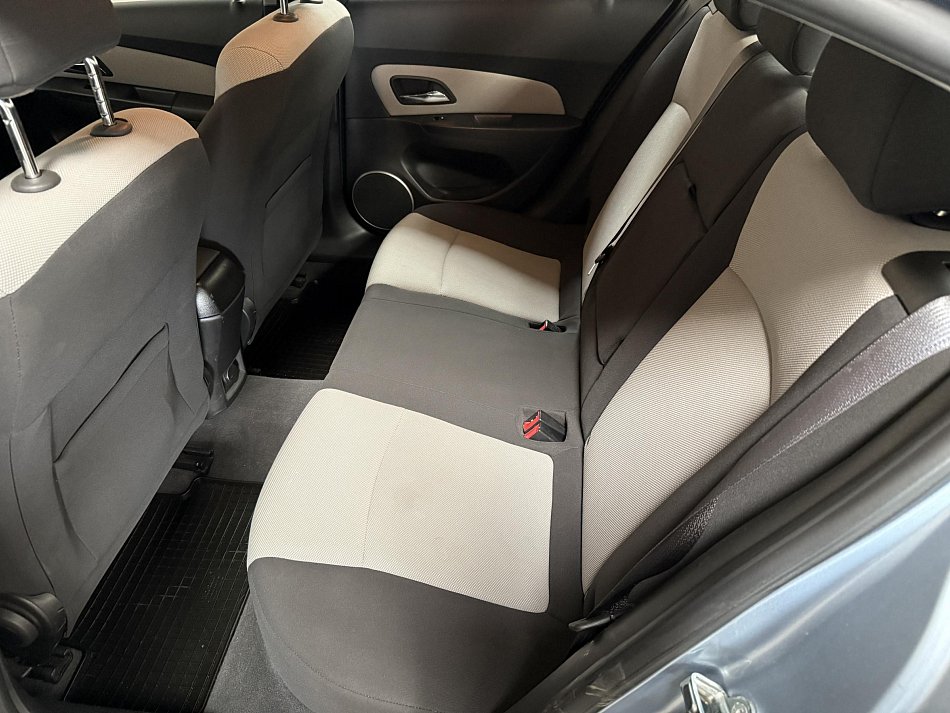 Chevrolet Cruze 1.6i 