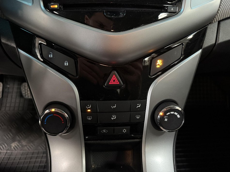 Chevrolet Cruze 1.6i 