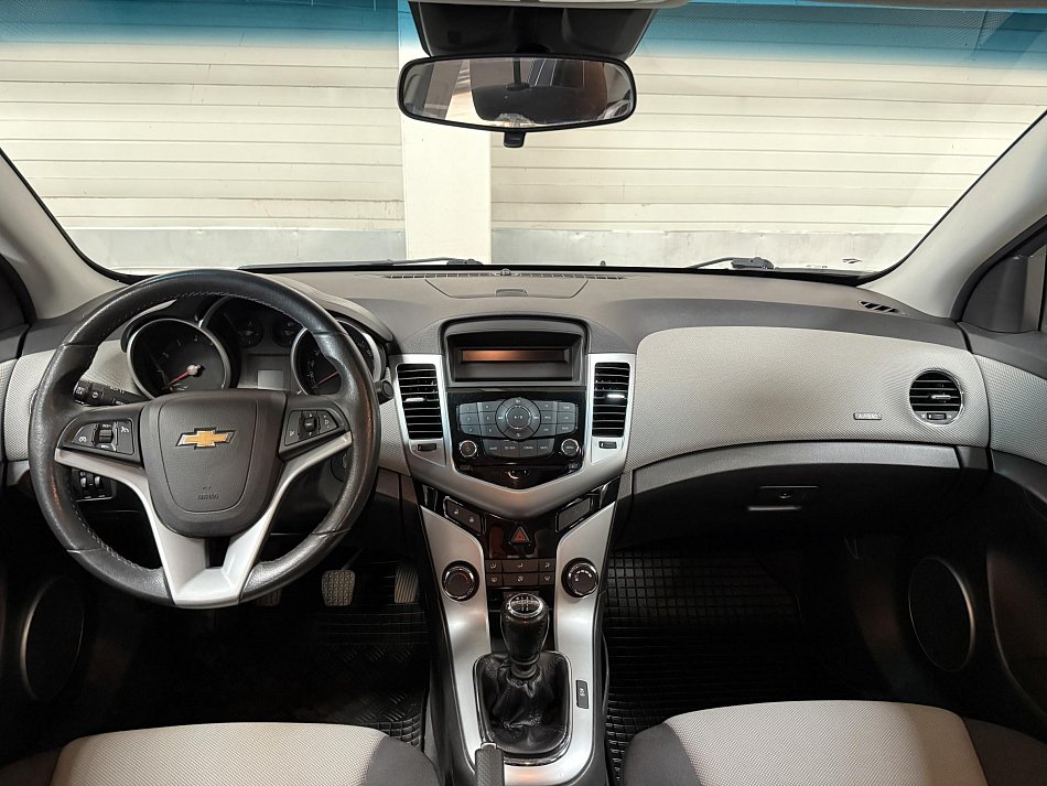 Chevrolet Cruze 1.6i 