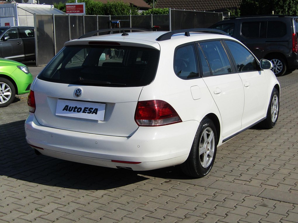 Volkswagen Golf 1.6 TDi 