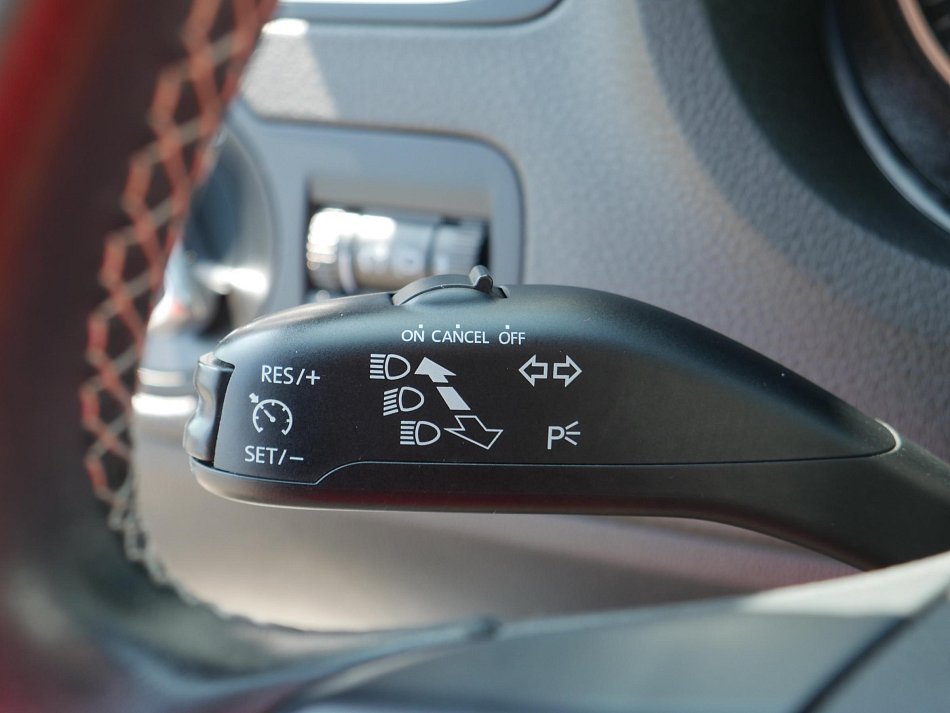 Volkswagen Polo 1.2 TSi CROSS