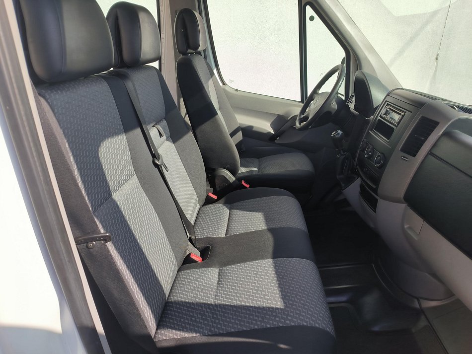 Volkswagen Crafter 2.0TDi  L2H2 6míst