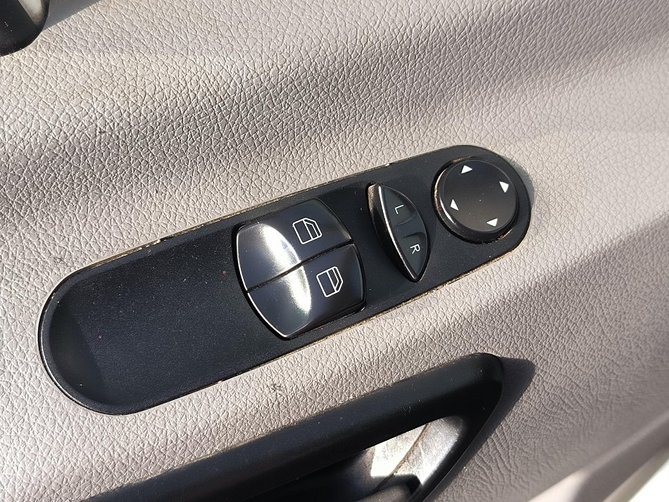 Volkswagen Crafter 2.0TDi  L2H2 6míst