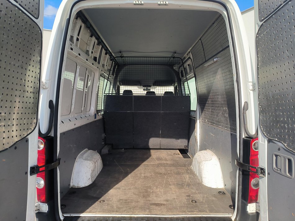 Volkswagen Crafter 2.0TDi  L2H2 6míst