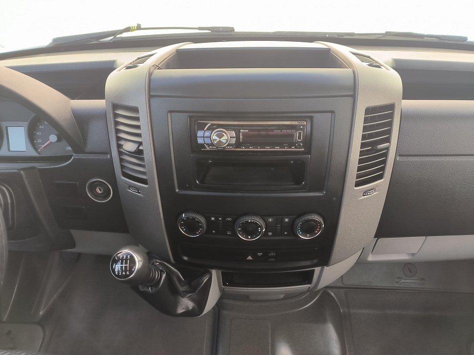 Volkswagen Crafter 2.0TDi  L2H2 6míst