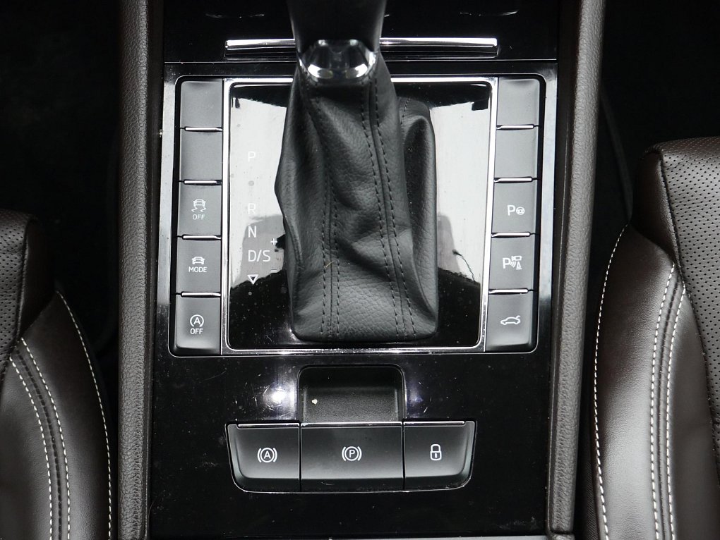 Škoda Superb III 2.0 TDi L&K