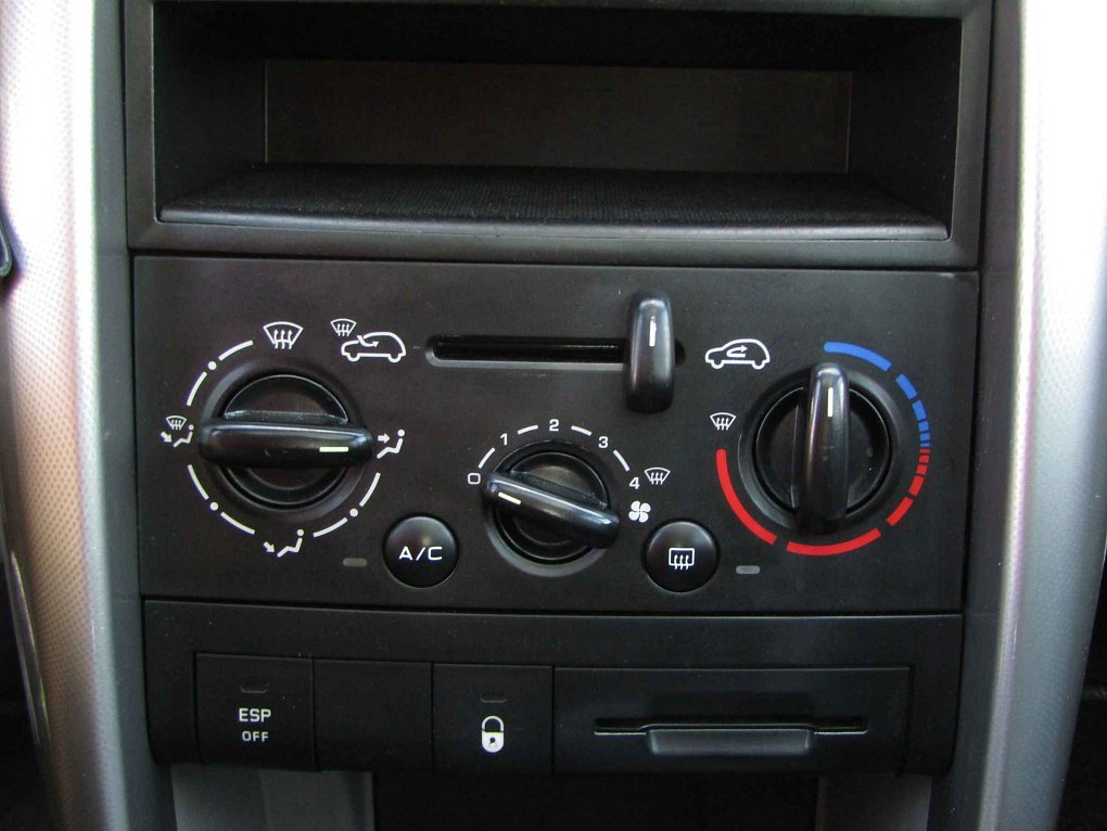 Peugeot 207 1.6i 
