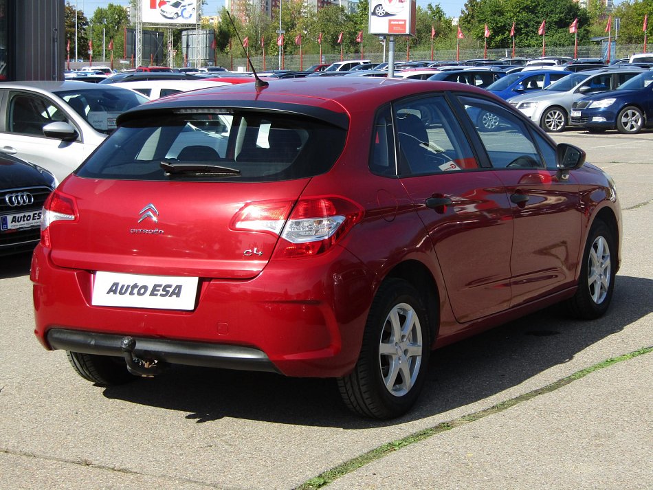 Citroën C4 1.4i 