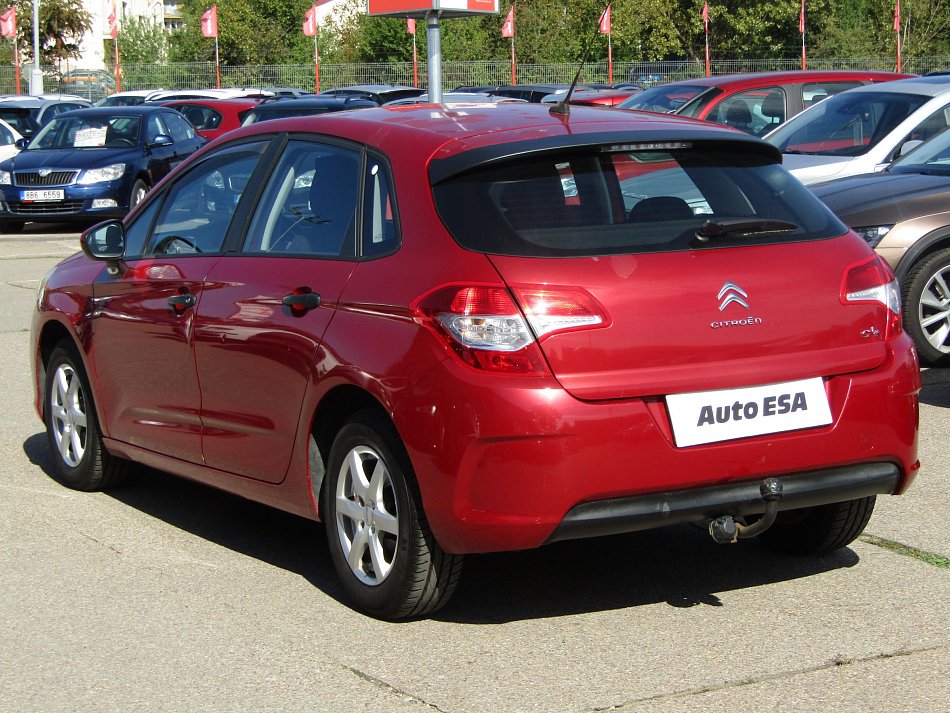 Citroën C4 1.4i 