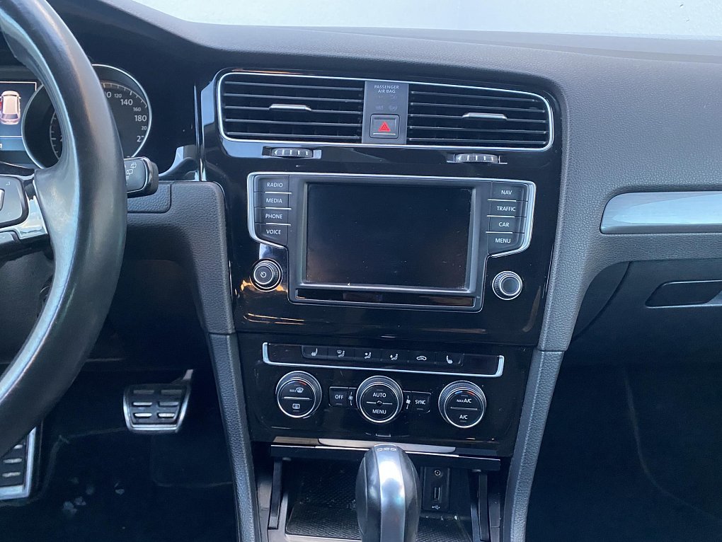 Volkswagen Golf 1.4TSI 